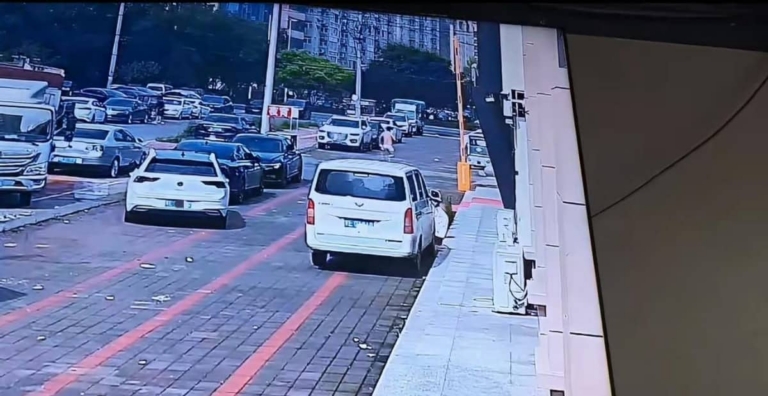 他在外拼命跑车，却给别人”铺路”，这瓜看着太心酸