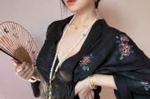 郭宇欣录音外泄人设崩，代言影视叫停资源掉饼