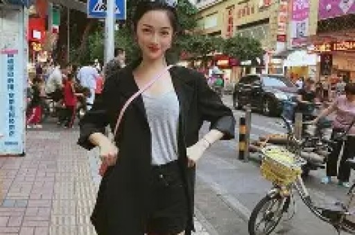 内娱女星深夜KTV陪酒太拼，网友：人设崩塌