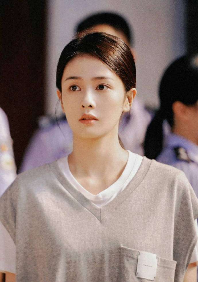 小城女孩六连实锤引爆全网,流量明星人设一夜崩塌